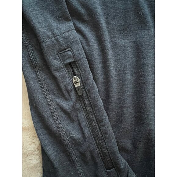 Vuori Mens Navy Long Sleeve 1/4 Zip Pullover With Pocket - Picture 5 of 8